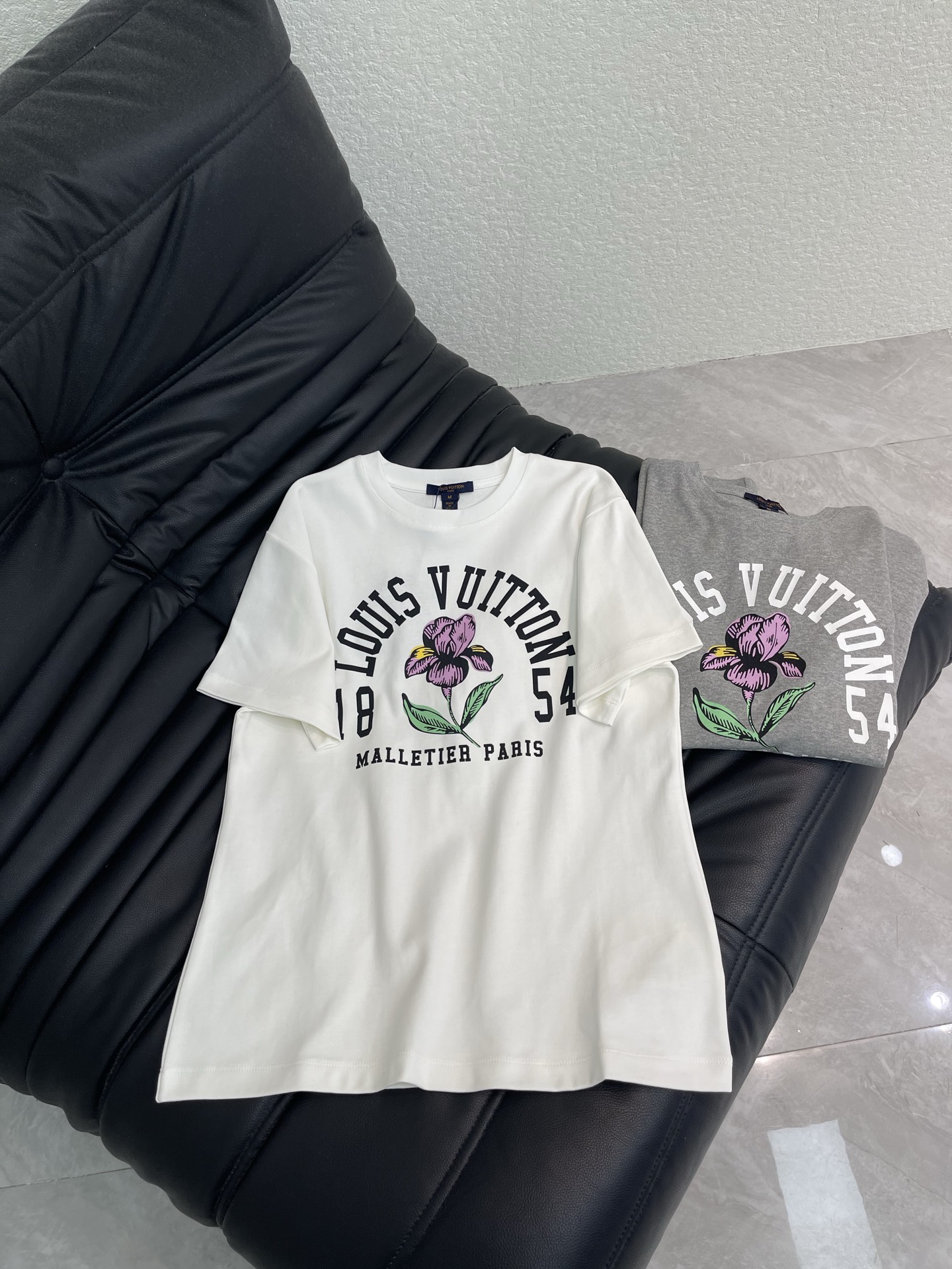 Women's short sleeves